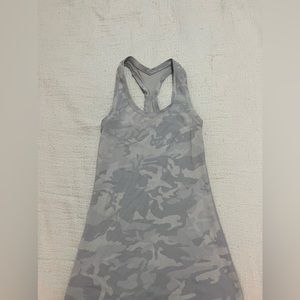 lululemon nulu race back camo tank size 2